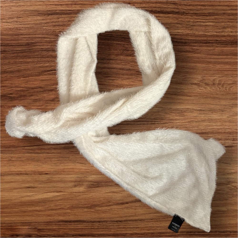 Express Soft white Shawl
